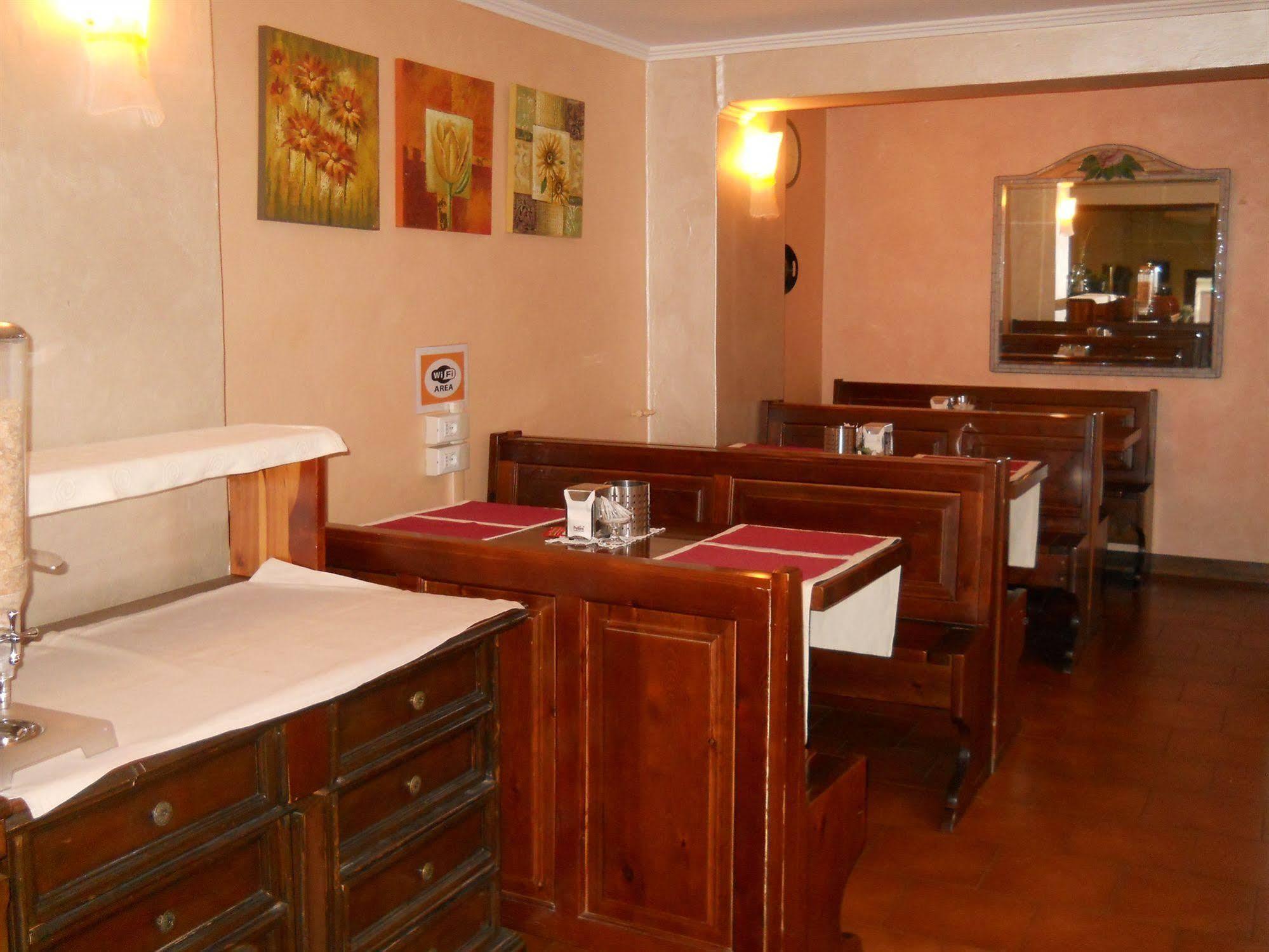 Hotel Il Rustichello Lonato del Garda Exterior foto