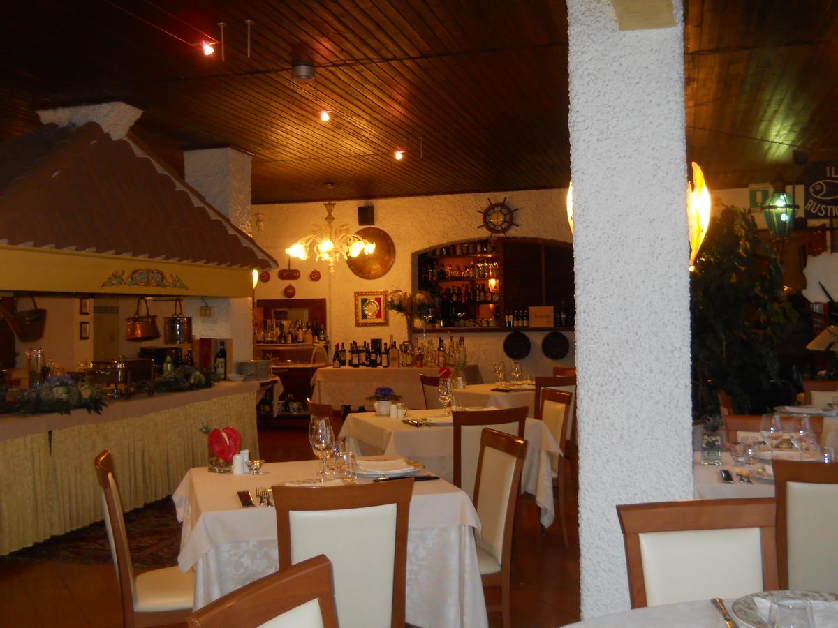 Hotel Il Rustichello Lonato del Garda Exterior foto