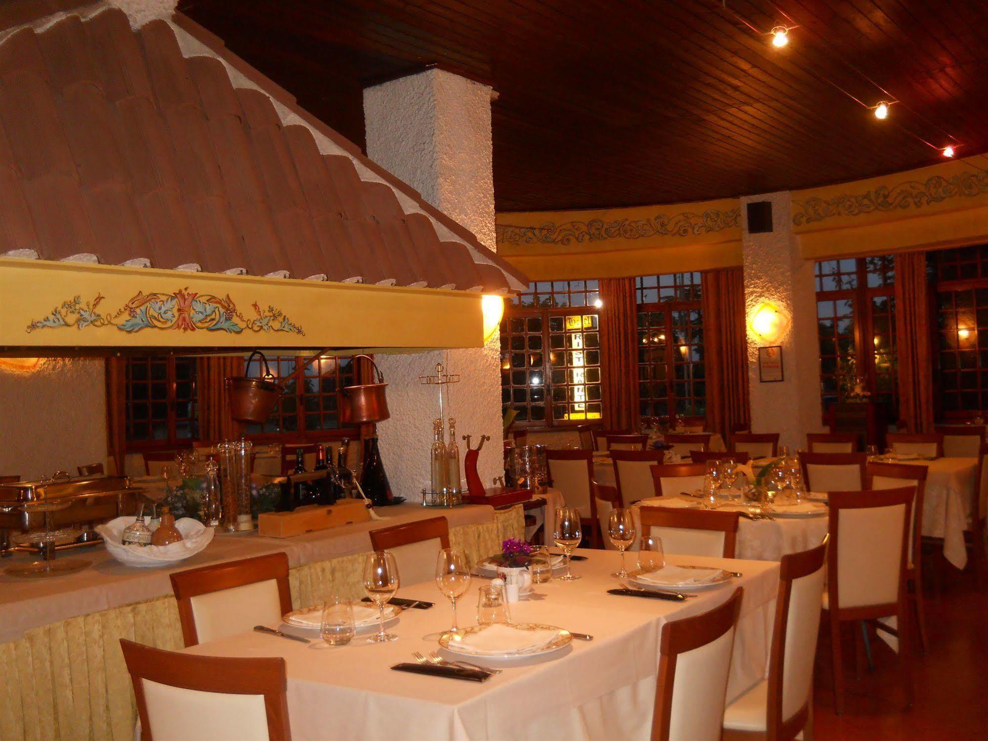 Hotel Il Rustichello Lonato del Garda Exterior foto