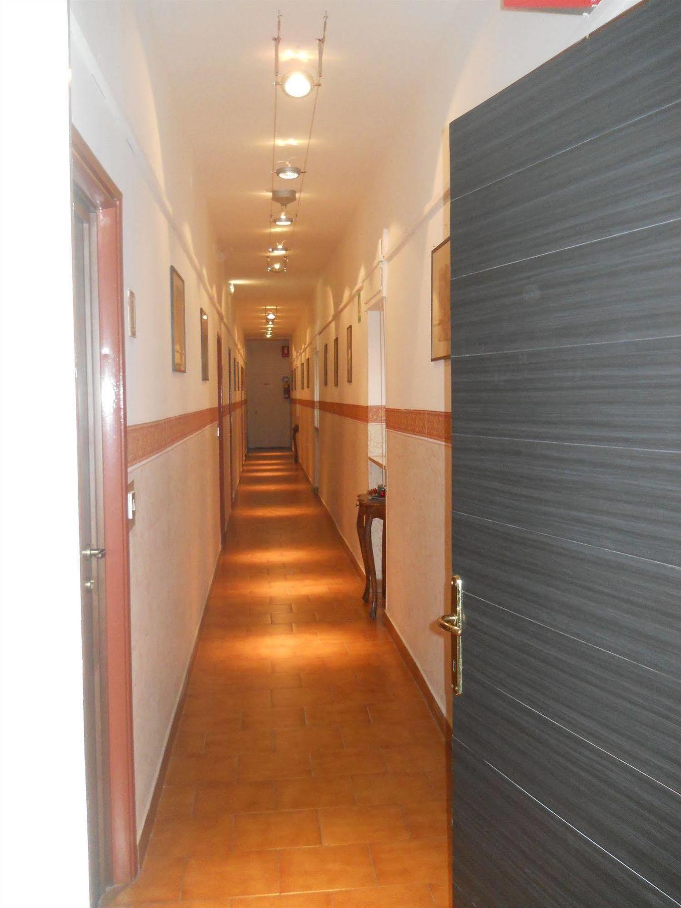 Hotel Il Rustichello Lonato del Garda Exterior foto